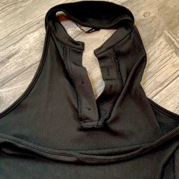 Shein black collared halter top front buttons ribbed material size x small - Picture 5 of 7